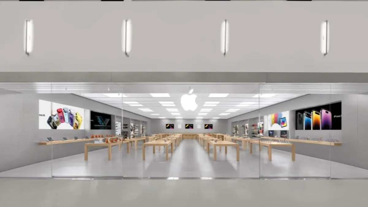 Apple resmi menutup tiga toko ritelnya di Amerika Serikat. Salah satu gerai yang ditutup memiliki sejarah penting sebagai Apple Store pertama yang membentuk serikat pekerja, sehingga memicu kontroversi dan kritik. (wartamakassar.com)