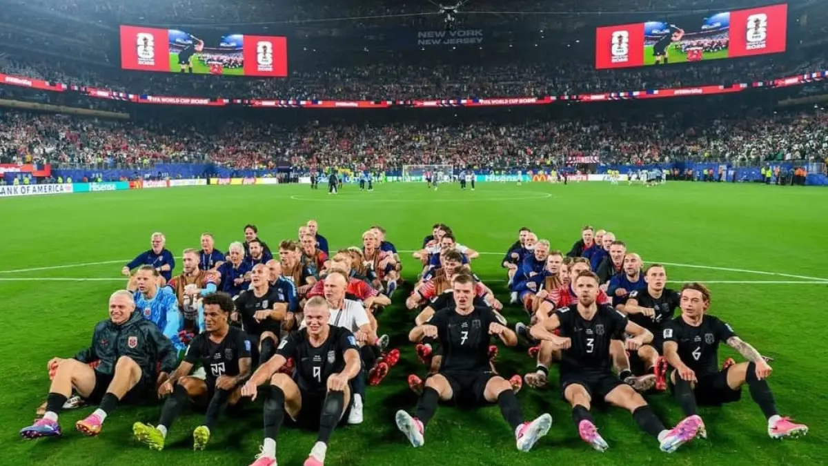 Selebrasi Viking Row Norwegia yang dipimpin Erling Haaland. (Sumber foto: Instagram/herrelandslaget)