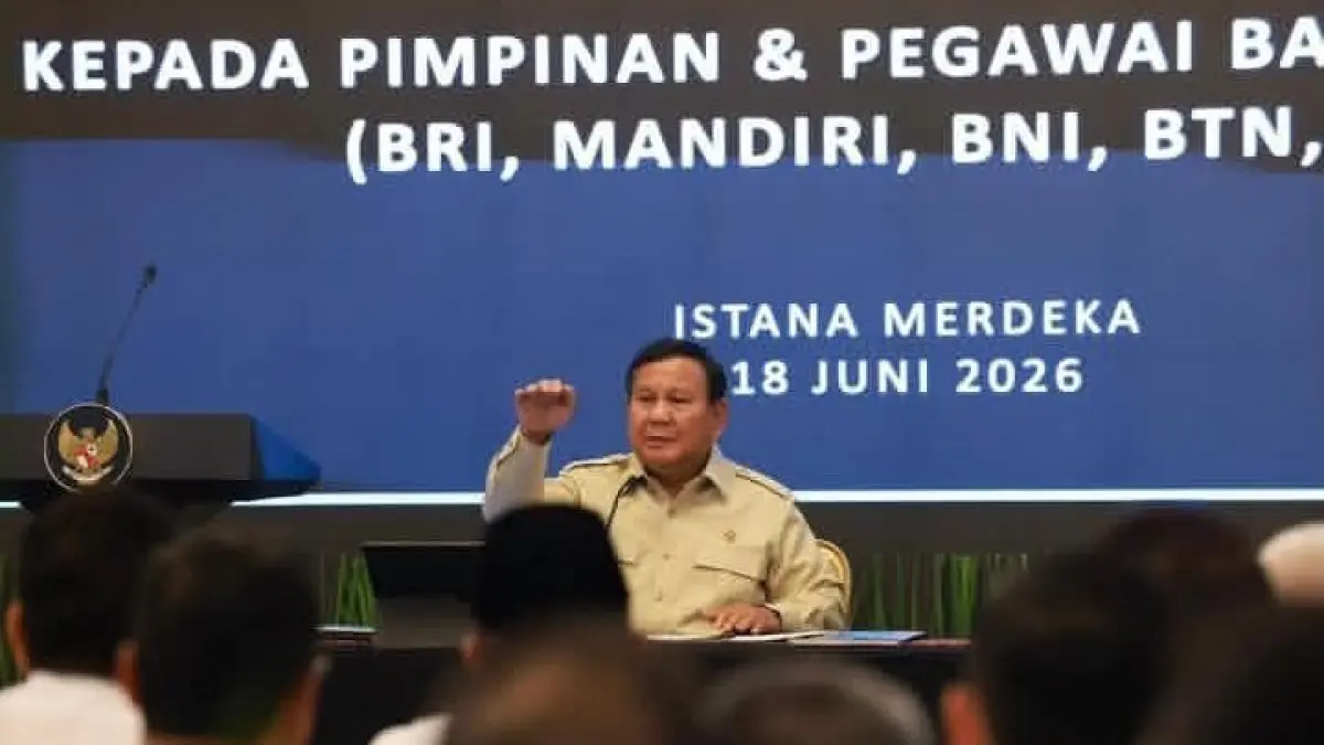 Dalam pidato terbarunya, Prabowo Subianto kembali menyinggung teori ekonomi yang pernah ditulisnya bertahun-tahun lalu. Ia mengaku hingga kini belum ada profesor ekonomi yang mampu membantah analisis tersebut. (Sumber Foto: Instagram @presidenrepublikindonesia)