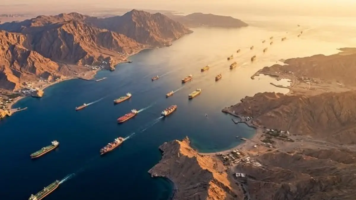 Selat Hormuz kembali menjadi pusat perhatian dunia. Saat Iran dan Oman membahas mekanisme biaya layanan pelayaran, Amerika Serikat langsung menegaskan penolakannya dan menyebut jalur tersebut harus tetap bebas dari pungutan. (Sumber Foto: Pinterest)
