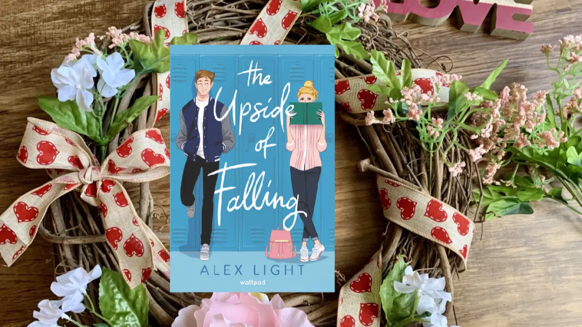 Di balik kisah fake dating yang manis, The Upside of Falling menyimpan cerita tentang rasa takut, luka keluarga, dan perjuangan membuka hati. Tak heran jika banyak pembaca Gen Z merasa, "Cerita ini seperti hidupku sendiri." (annasbooknook.home.blog)
