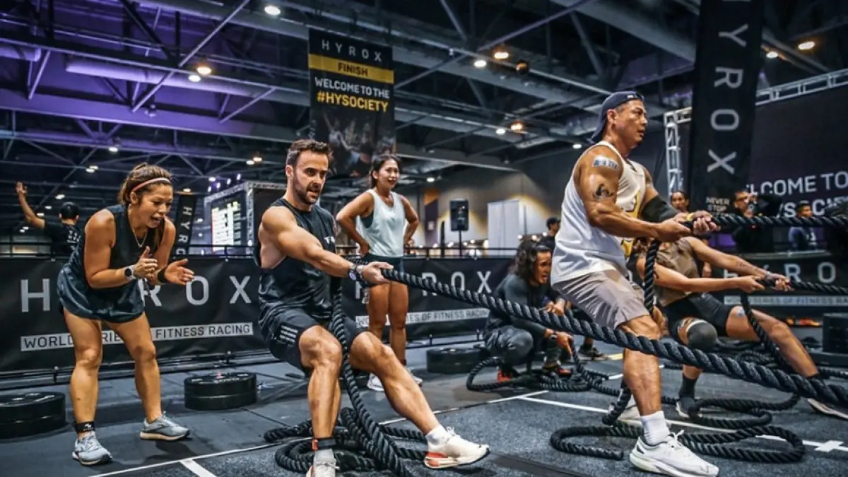 HYROX bukan sekadar lomba lari atau angkat beban. Olahraga hybrid ini menggabungkan lari 8 kilometer dengan delapan tantangan fisik yang menguji kekuatan, daya tahan, dan mental. (Dok. sharkbitefitness)
