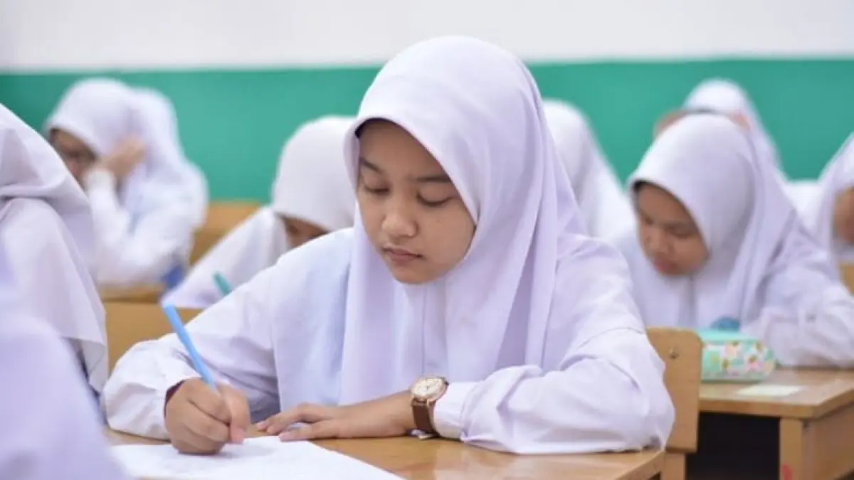 Kabar baik bagi dunia pendidikan di Jawa Timur. Kuota Sekolah Rakyat tahun ajaran 2026 meningkat hampir dua kali lipat hingga mencapai 5.370 siswa. Program ini ditujukan bagi anak-anak dari keluarga kurang mampu, termasuk yang sempat putus sekolah, agar mendapat kesempatan mengenyam pendidikan yang layak. (Sumber Foto: Pinterest)