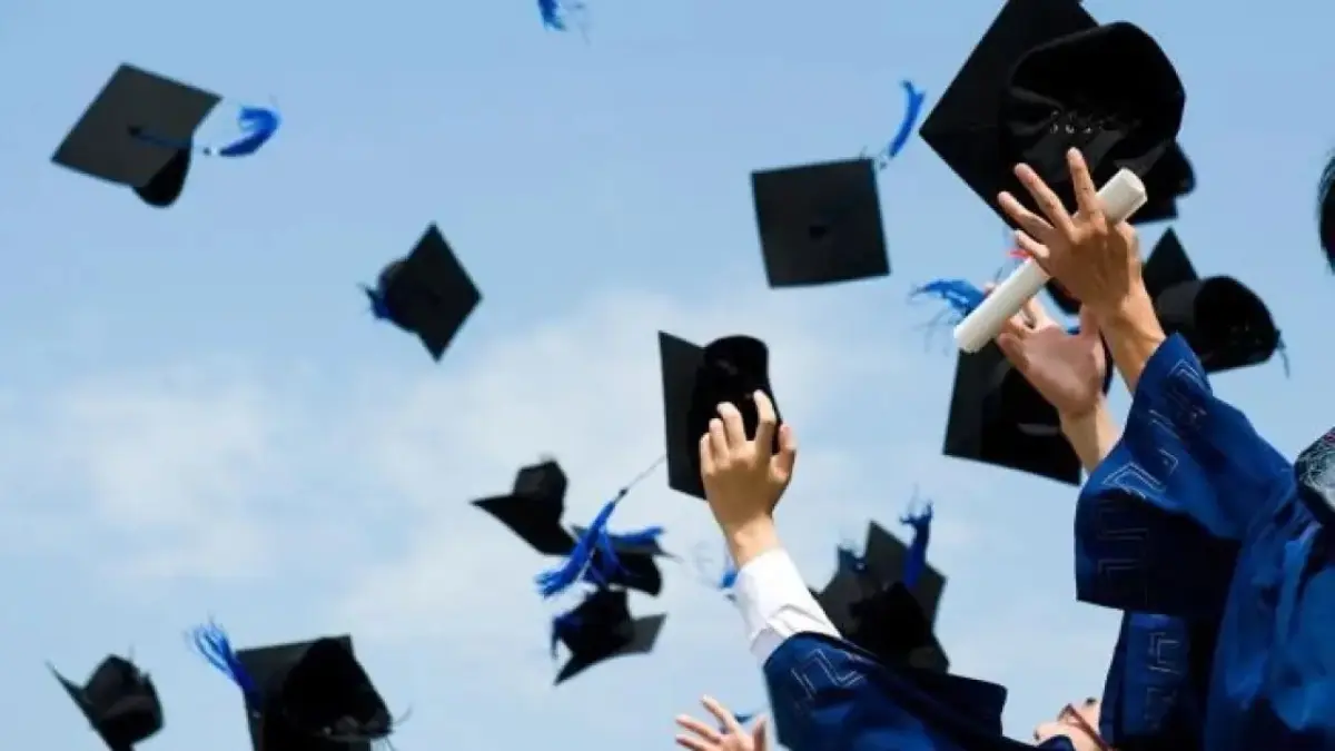 Kabar baik bagi calon mahasiswa! BINUS University kembali membuka program beasiswa hingga 100 persen untuk Tahun Akademik 2027/2028. Tersedia berbagai jalur bagi siswa berprestasi, kreatif, hingga atlet. (Ilustrasi beasiswa gratis pendidikan tinggi)