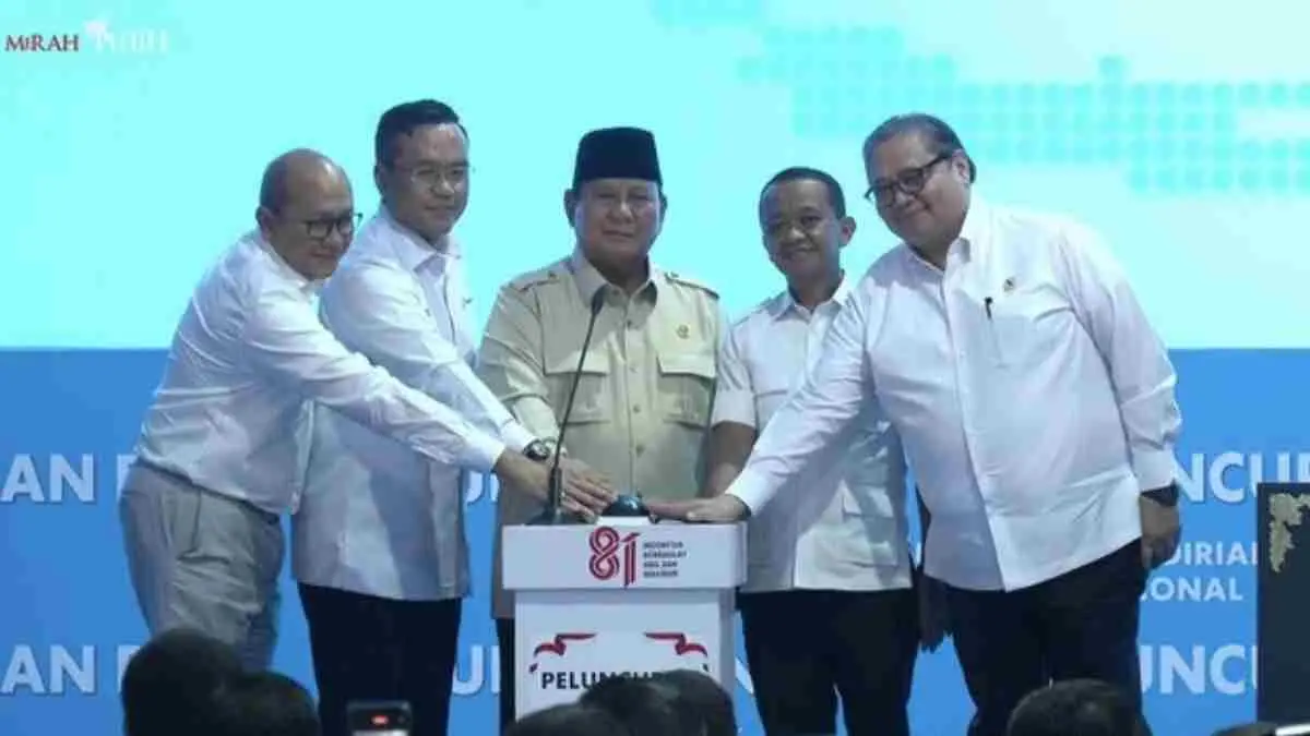 Indonesia diklaim tak lagi mengimpor solar setelah pemerintah menerapkan Program Mandatori Biodiesel B50. Menteri ESDM Bahlil Lahadalia menyebut kebijakan ini menjadi langkah besar menuju kemandirian energi nasional sekaligus mengurangi ketergantungan terhadap impor BBM. (tangkapan layar youtube sekretariat presiden)