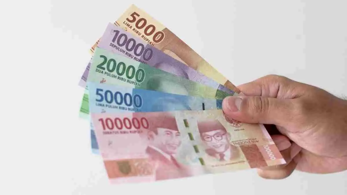 Kesejahteraan dosen kembali menjadi perhatian. Pemerintah melalui Kemdiktisaintek tengah mengkaji berbagai skema peningkatan penghasilan, sementara muncul usulan agar dosen memperoleh pendapatan Rp20 juta hingga Rp50 juta per bulan. (ilustrasi gaji)