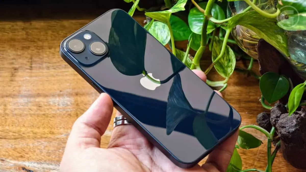 Tak harus membeli iPhone terbaru untuk mendapatkan performa yang mumpuni. Beberapa iPhone lama kini harganya semakin terjangkau, tetapi masih nyaman digunakan untuk aktivitas harian hingga membuat konten. (gizimologi.id)