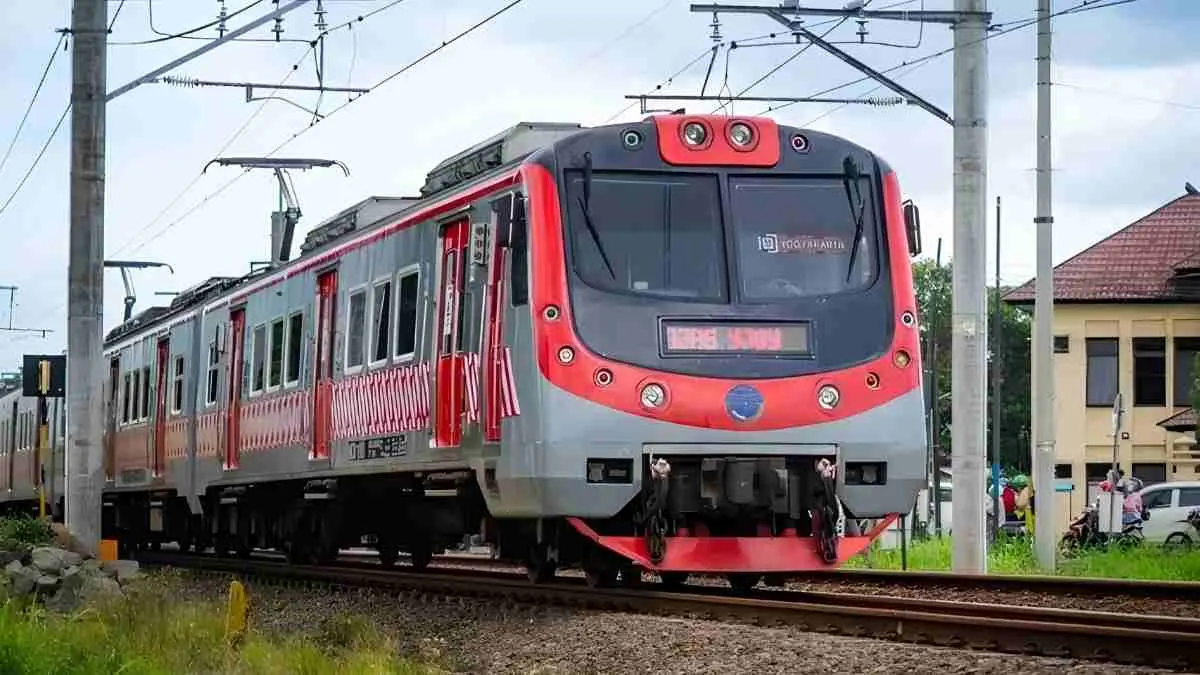 Masih bingung naik Commuter Line Solo-Jogja? Simak panduan lengkap mulai dari cara beli tiket, memilih stasiun, hingga tips perjalanan agar lebih nyaman dan bebas bingung saat pertama kali naik KRL. (metrotvnews.com)