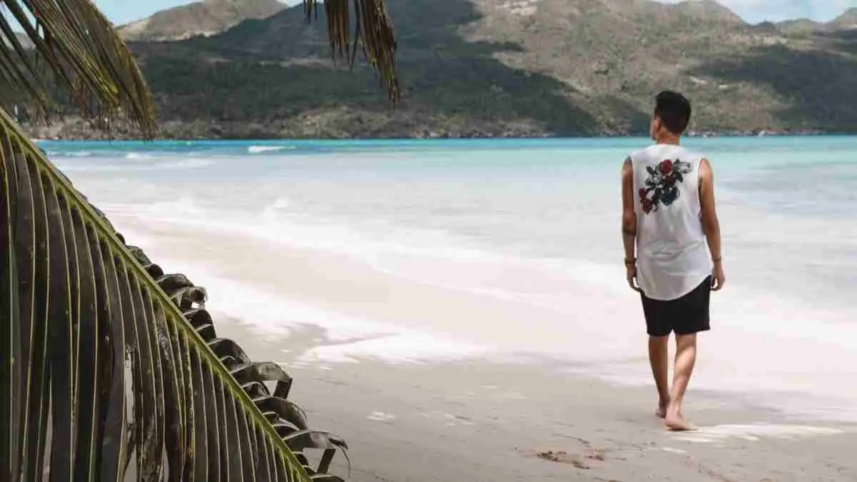 Liburan terbaik ternyata bukan yang paling banyak diunggah ke media sosial. Quiet Vacation menjadi tren baru karena banyak orang ingin menikmati perjalanan tanpa tekanan, tanpa FOMO, dan lebih fokus pada momen yang benar-benar berharga. (ilustrasi)