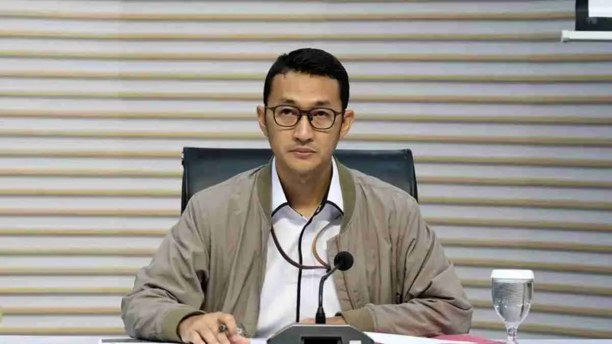 KPK membuka peluang melakukan supervisi terhadap penanganan kasus dugaan korupsi yang menyeret eks Jampidsus Febrie Adriansyah. Kejagung juga menyiapkan tim penyidik khusus demi menjamin proses hukum berjalan independen. (Dery Ridwansah/ JawPos.com)