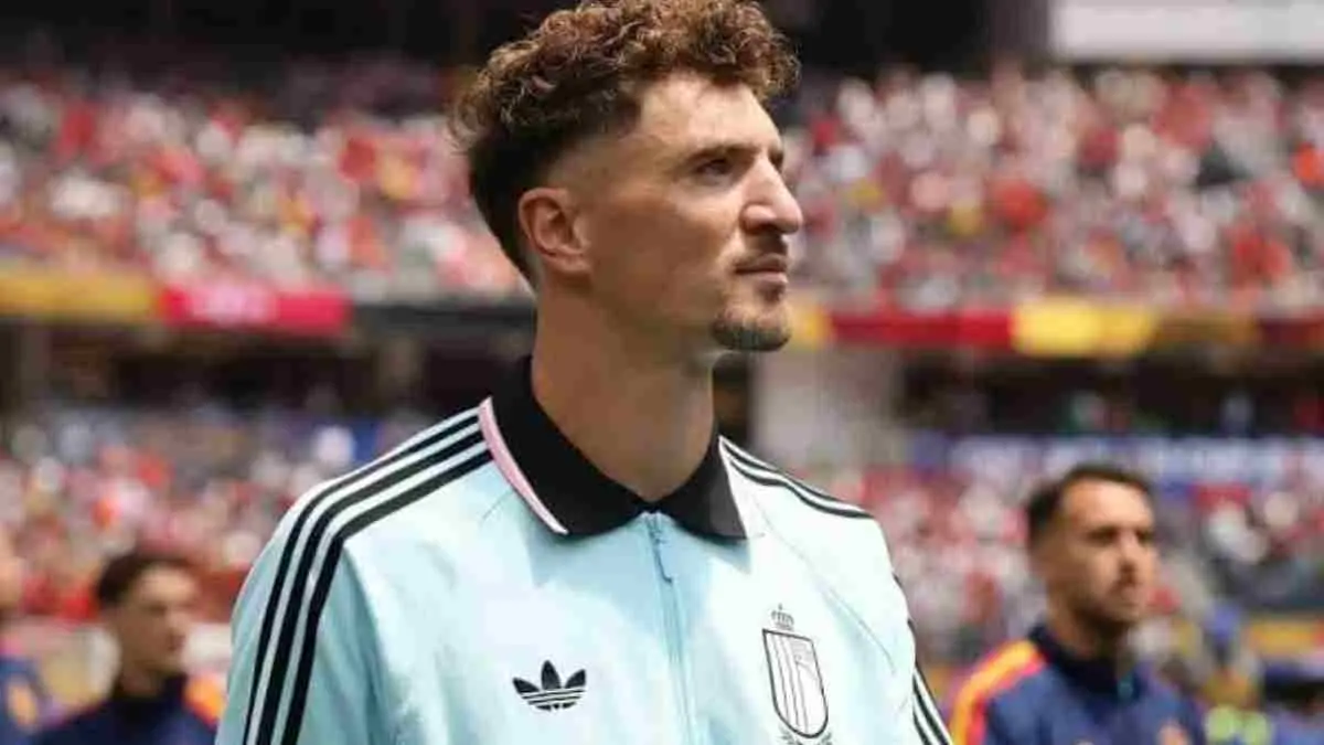 Sunderland membuat kejutan di bursa transfer dengan merekrut Thomas Meunier secara gratis. Bek senior Timnas Belgia itu memilih bergabung ke Stadium of Light dengan kontrak dua tahun, meski sempat menjadi incaran Valencia. (sumber foto : NY Times)