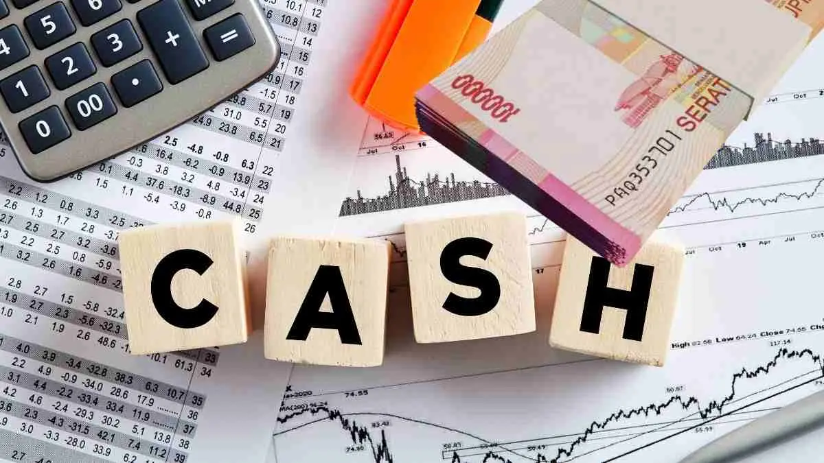 Cash stuffing kembali jadi tren di media sosial. Benarkah metode amplop uang tunai masih ampuh membantu menabung di era QRIS dan dompet digital? (ilustrasi)