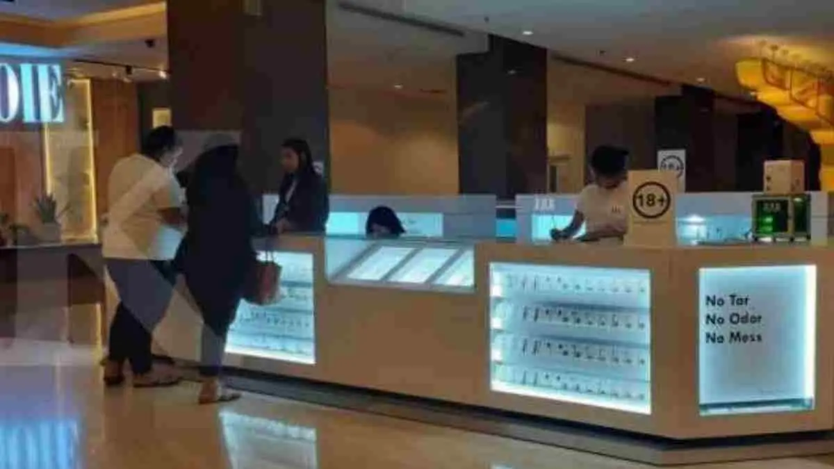 Inggris pernah bikin dunia heboh karena membuka toko vape di rumah sakit. Kini kebijakan itu berubah menjadi program vape gratis bagi perokok dewasa sebagai bagian dari strategi berhenti merokok. (internasional.kontan.co.id)