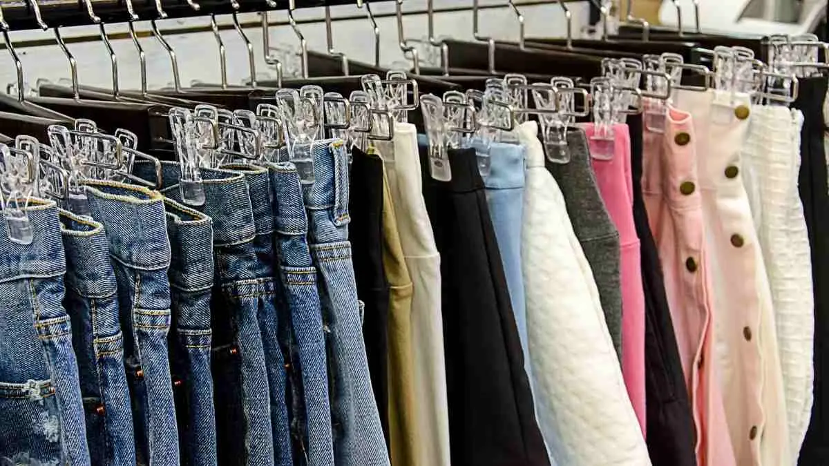 Wide Leg, Cargo, sampai Parachute Pants sedang mendominasi tren fashion 2026. Sudah tahu mana yang paling cocok dengan bentuk tubuh dan gaya kamu? (ilustrasi)