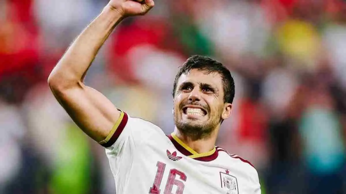 Banyak pengamat menilai Rodri adalah sosok yang paling tepat untuk memperkuat lini tengah Real Madrid. Namun hingga kini, Florentino Pérez belum bergerak. Apa sebenarnya alasan di balik sikap Los Blancos? (Sumber foto: Instagram/realmadridcommittee)
