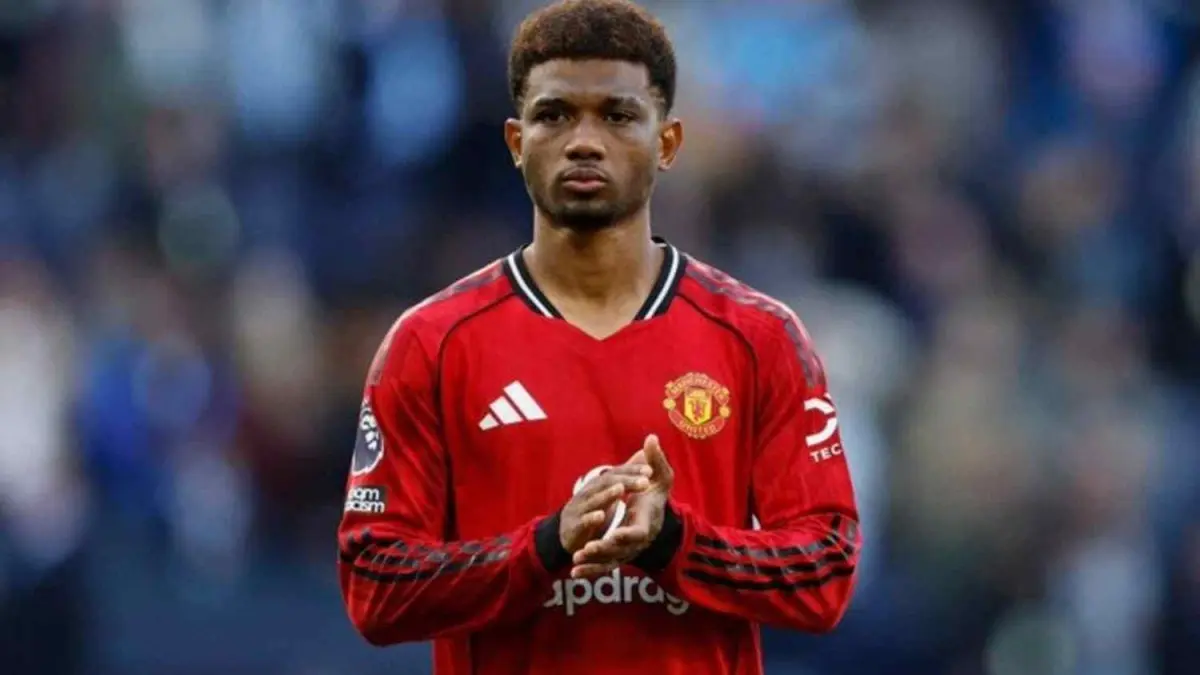 Manchester United benar-benar memagari Amad Diallo!. Newcastle United harus mengubur mimpi merekrut winger asal Pantai Gading itu setelah Setan Merah menegaskan sang pemain masuk proyek jangka panjang hingga 2030. (Sumber foto : Yahoo)