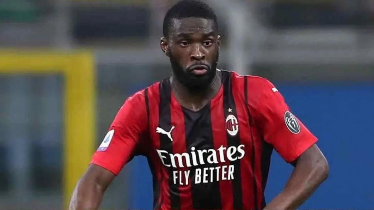 Newcastle United mulai bergerak di bursa transfer!. The Magpies dikabarkan telah melakukan pendekatan awal kepada AC Milan untuk memboyong Fikayo Tomori. (Sumber foto : Goal)