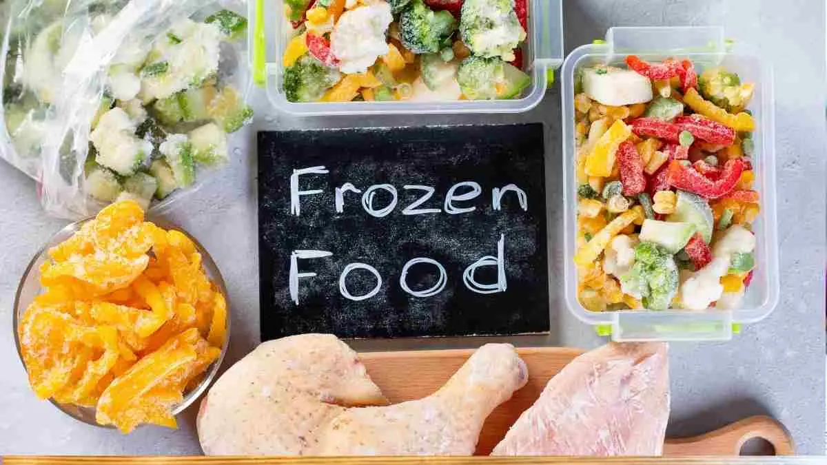 Freezer di rumah jangan cuma berisi es batu! Ini daftar 10 frozen food paling laris di minimarket yang praktis, lezat, dan selalu jadi andalan saat lapar melanda. (Ilustrasi)