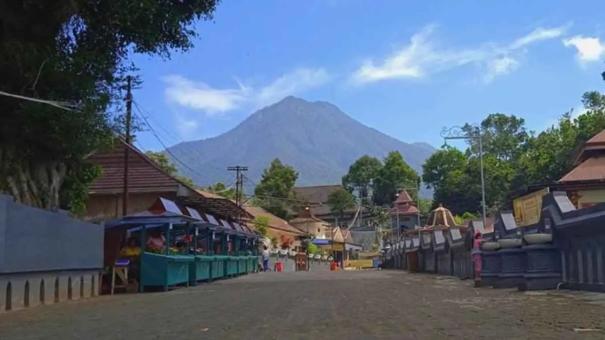 Selama ini Gunung Kawi kerap dikaitkan dengan pesugihan dan kisah mistis. Namun di balik persepsi tersebut, tersimpan sejarah panjang sebagai kawasan spiritual dan tempat pembelajaran nilai-nilai kehidupan. (sumber: Corenews.id)