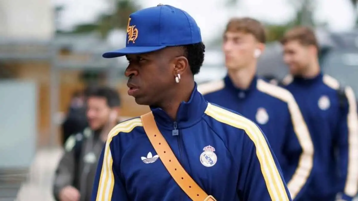 Masa depan Vinicius Junior kembali menjadi sorotan! Negosiasi kontrak baru dengan Real Madrid masih belum mencapai kata sepakat, sementara Arsenal dikabarkan terus memantau situasi sang bintang. (Sumber foto: vinijr)