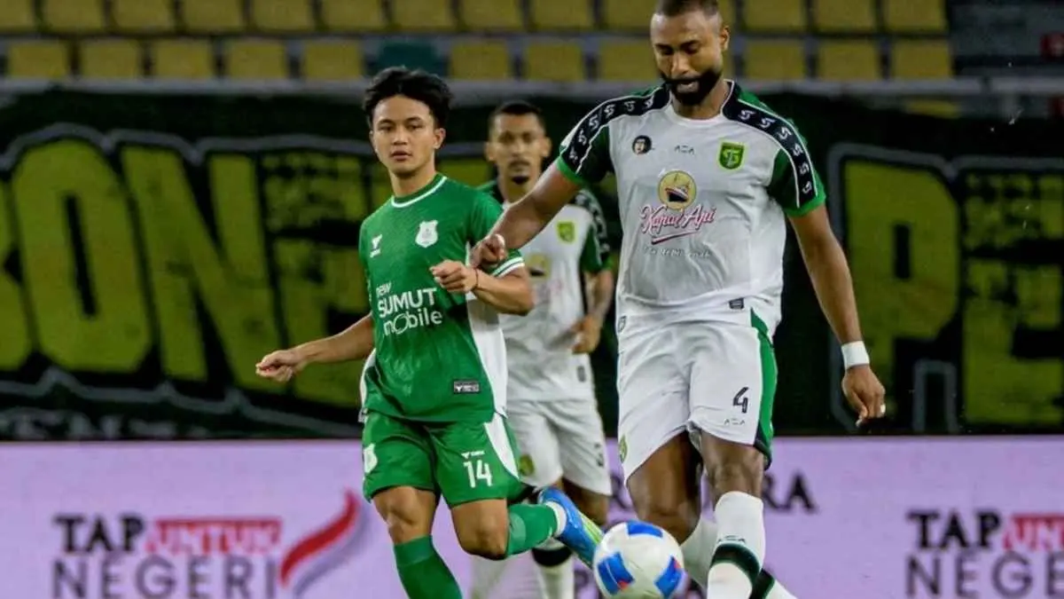 Persebaya sukses mengunci tiket semifinal Piala Presiden 2026 setelah menaklukkan PSMS Medan 1-0. Namun, Bernardo Tavares justru menegaskan Green Force masih memiliki banyak pekerjaan rumah. (Sumber foto: Instagram/officialpersebaya)