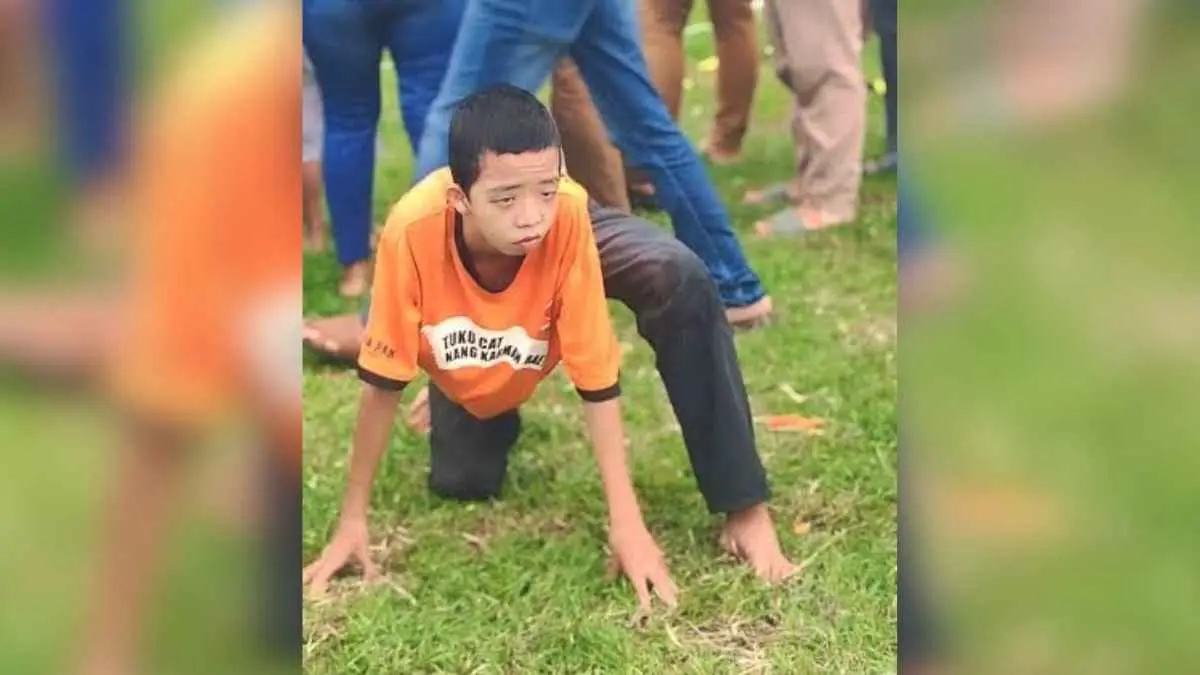 Kesurupan massal sering dikaitkan dengan hal-hal mistis, tetapi dunia psikologi memiliki penjelasan yang berbeda. Stres, tekanan emosional, dan sugesti sosial disebut menjadi faktor utama di balik banyak kasus yang terjadi di sekolah, pabrik, maupun asrama. 