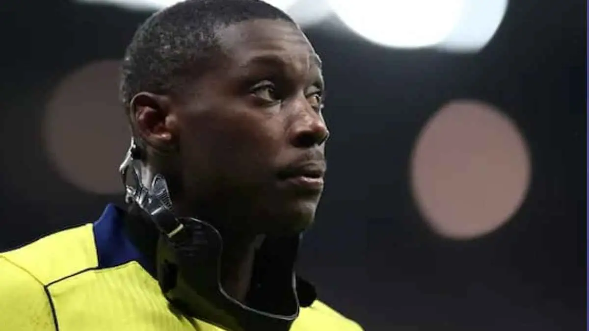 REUNI AKBAR DI TURIN! Randal Kolo Muani resmi kembali ke pelukan Si Nyonya Tua lewat kesepakatan fantastis senilai €50 Juta!. Usai menjelajah Liga Inggris, sang bomber Prancis memilih pulang ke klub yang membesarkan namanya. (sumber foto : ONE Football)
