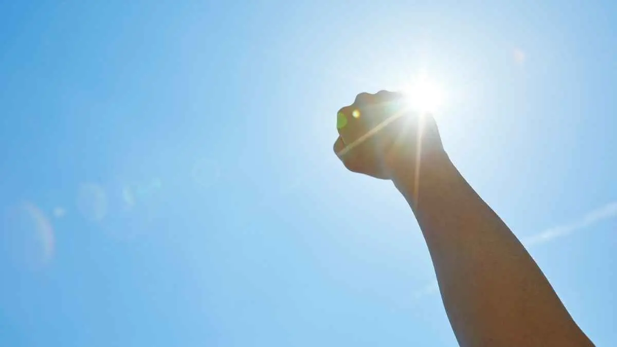 Sering merasa belum siap untuk memulai? Mungkin yang kamu butuhkan bukan motivasi baru, melainkan keberanian untuk berkata, "usahain dulu." Mindset sederhana ini ternyata membantu banyak Gen Z berhenti overthinking, lebih konsisten, dan berani mengejar impian. (ilustrasi)