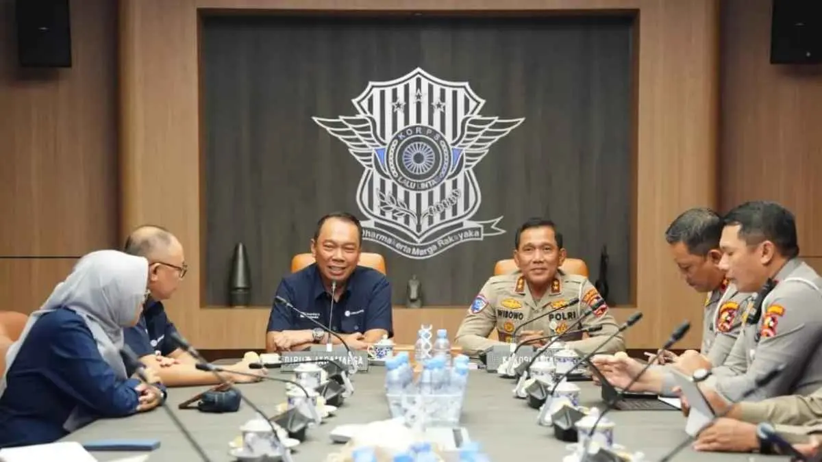 Kakorlantas Polri Irjen Pol Wibowo saat menerima audiensi Direktur Utama Jasa Marga Rivan A. Purwantono. (Polri)