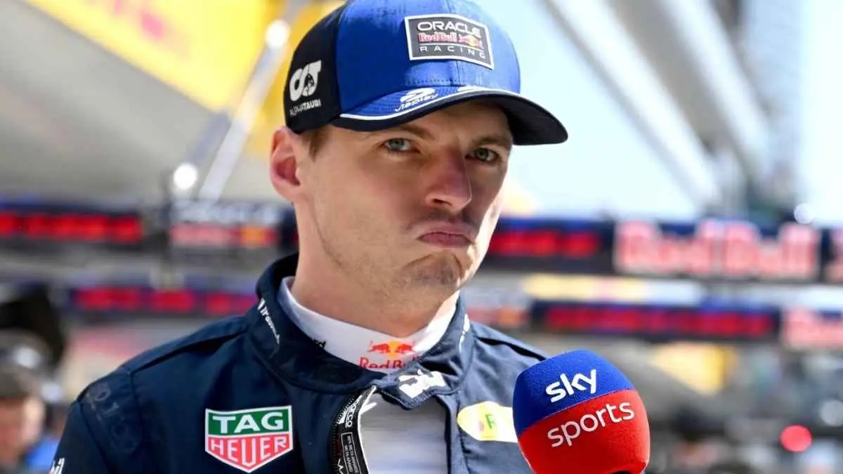 Masa depan Max Verstappen kembali menjadi perbincangan hangat di Formula 1. Di tengah persaingan musim 2026 yang semakin ketat, sejumlah tim dikabarkan terus memantau situasinya meski ia masih terikat kontrak dengan Red Bull Racing. (www.formula1.com)