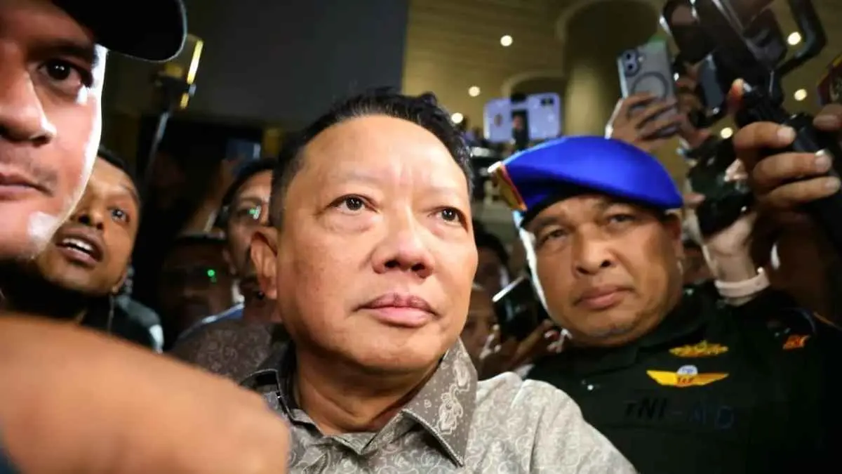 Tersangka dugaan korupsi TPPU yangjuga mantan Jaksa Agung Muda Tindak Pidana Khusus (Jampidsus) Febrie Adriansyah usai menjalani pemeriksaan di Gedung Kejaksaan Agung, Jakarta, Jumat (24/7/2026). (Dery Ridwansah/ JawaPos.com)