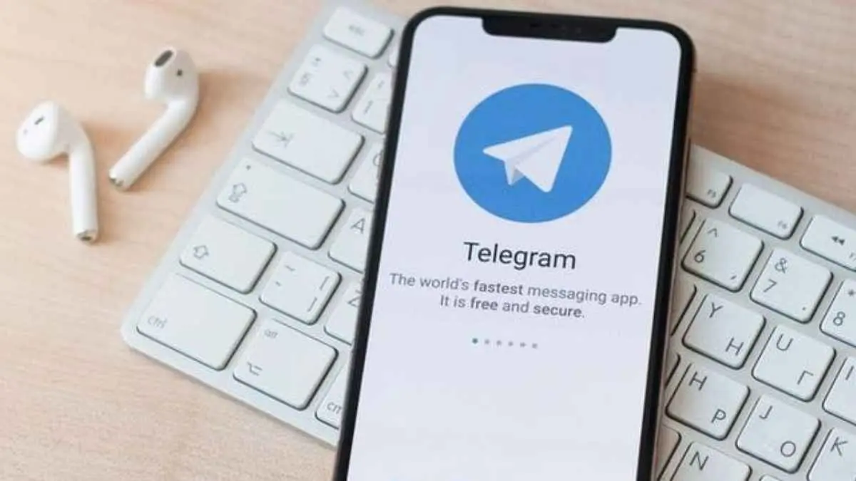 Telegram sempat menghilang dari App Store dan membuat banyak pengguna bertanya-tanya. Apple akhirnya mengungkap alasan di balik penghapusan tersebut, sementara Telegram bergerak cepat hingga aplikasinya kembali tersedia. (Sumber: Jamie Millet/Pinterest)
