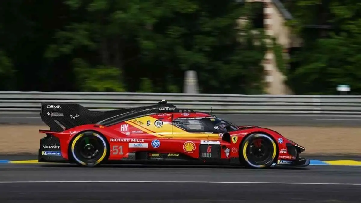 Meski WEC 2026 belum berakhir, Ferrari dan Peugeot sudah bergerak lebih cepat dengan mengembangkan mobil Hypercar untuk musim 2027. (Photo by: Rainier Ehrhardt)