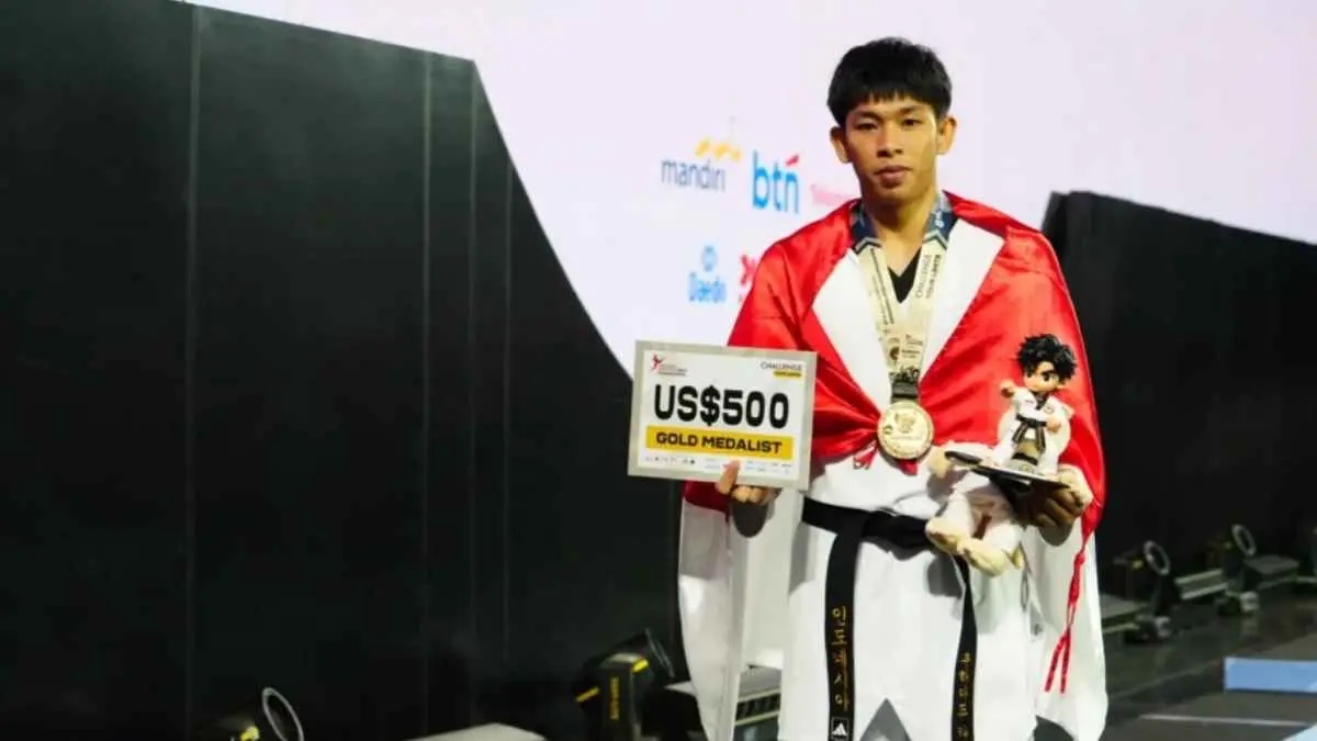 Perjuangan Muhammad Raihan Fadila di Asian Taekwondo Indonesia Open Championship 2026 berbuah manis. Medali emas yang diraih di hadapan publik sendiri menjadi langkah awal mengejar mimpi tampil di Olimpiade Los Angeles 2028. (tni.mil.id)