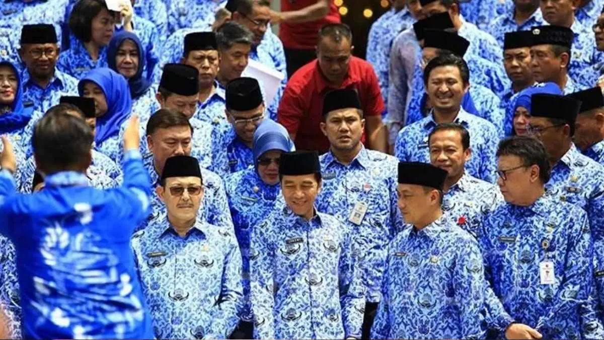 Kabar baik bagi ASN dan PPPK di daerah! Pemerintah menyiapkan bantuan Rp20,5 triliun untuk 490 pemerintah daerah yang mengalami tekanan fiskal. Dana ini diprioritaskan menutup defisit anggaran sekaligus memastikan gaji pegawai tetap dibayarkan dan pelayanan publik berjalan lancar. (Sumber Foto: Pinterest)