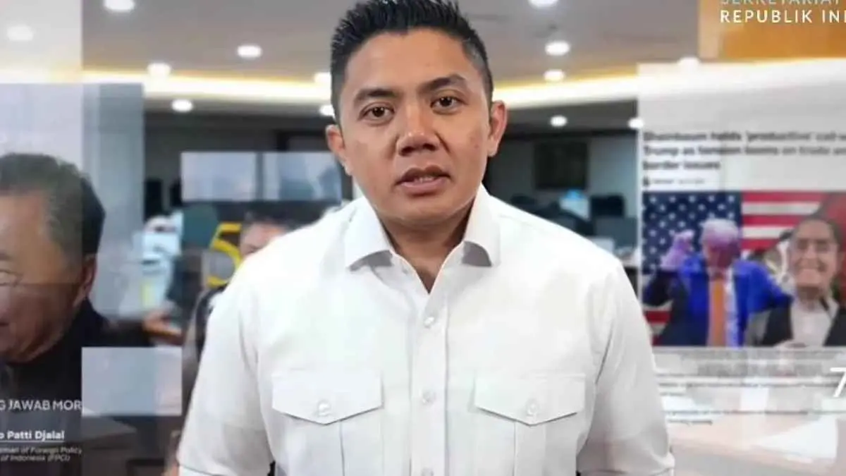 Teddy Indra Wijaya masuk posisi kedua! Survei IPO menempatkan Seskab Teddy sebagai salah satu menteri dengan kinerja positif sekaligus tingkat popularitas tertinggi. (Instagram: @sekretariat.kabinet)