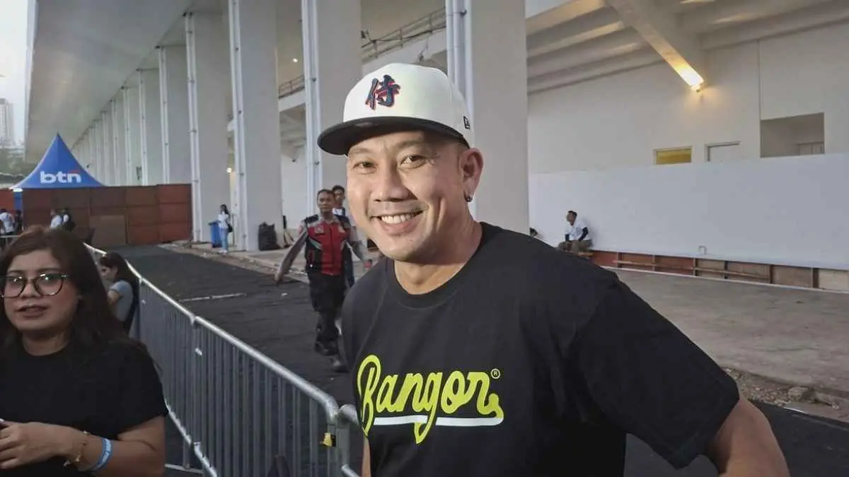 Usai podcast Sarwendah-Ruben Onsu menuai polemik, Denny Sumargo mengungkap anak dan istrinya ikut jadi sasaran serangan netizen. (Kompas.com)
