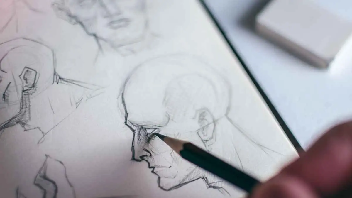Lagi overthinking? Jangan buru-buru buka media sosial, coba ambil kertas dan pulpen lalu coret apa saja selama beberapa menit. (ilustrasi)