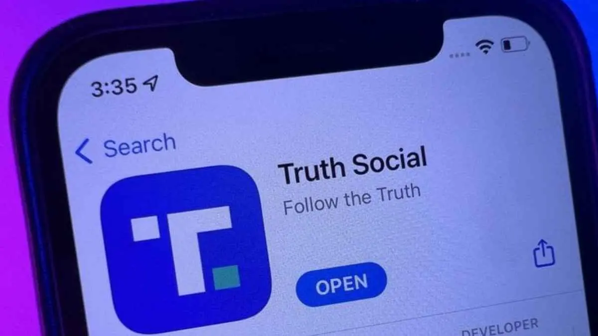 Bayar hingga Rp1,5 miliar per bulan demi mendapat akses lebih cepat ke unggahan Truth Social? Layanan Trump Media ini kini digugat. (Sumber: LeStudio1/Pinterest)