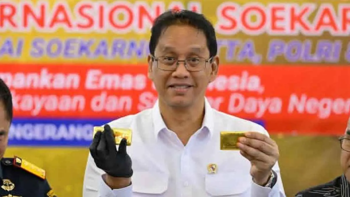 Hampir 24 kilogram emas berhasil diamankan dari dua upaya penyelundupan di Bandara Soekarno-Hatta. Bea Cukai mengungkap kasus ini lewat analisis data, teknologi, dan pengawasan di lapangan. (Sumber Foto: Instagram @menkeuri)