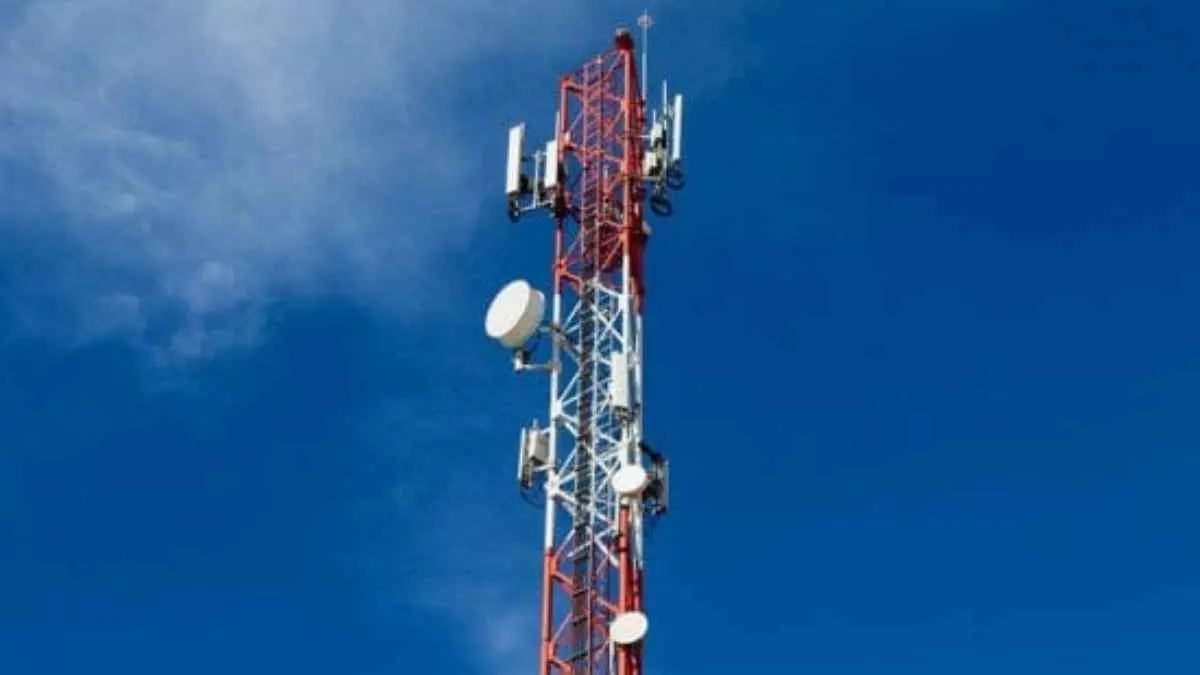 Bukan cuma bangunan yang terdampak. Gempa M7,7 di NTT juga membuat sekitar 200 BTS di 10 wilayah mengalami gangguan. Sikka tercatat sebagai daerah dengan jumlah BTS terdampak terbanyak. Pemulihan jaringan terus dilakukan sambil menunggu kondisi lapangan aman. (ILUSTASI. Tower BTS)