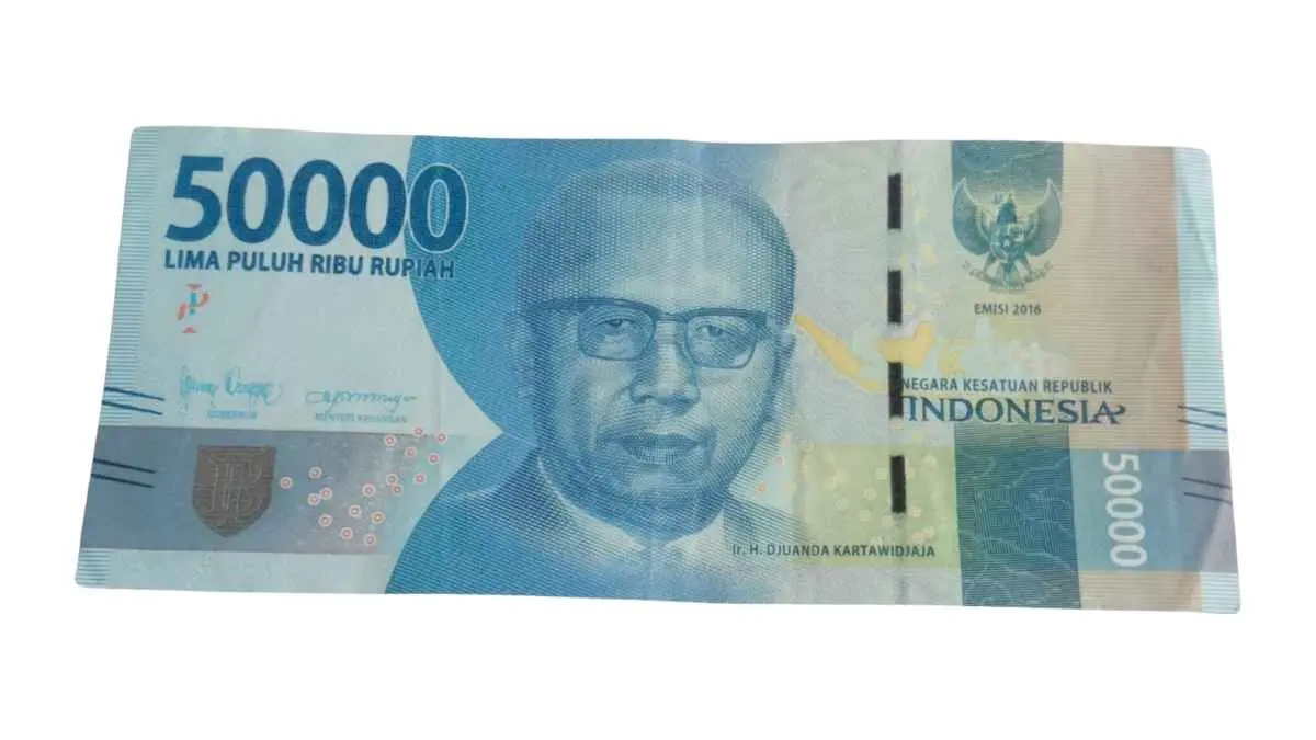 Cuma punya Rp50.000 untuk makan seharian? Jangan langsung panik. Dengan strategi yang tepat, uang segitu masih bisa dibagi untuk sarapan, makan siang, sampai makan malam. (ilustrasi)