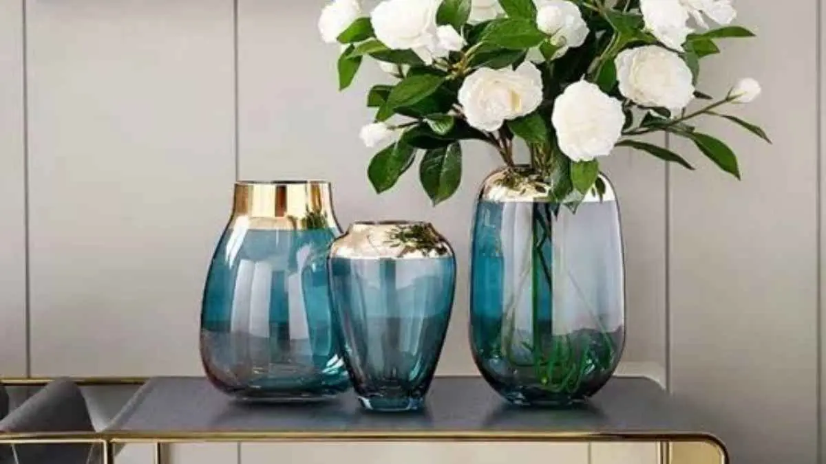 Rumah estetik ternyata nggak selalu harus renovasi atau beli furnitur mahal. Glassware dengan bentuk unik, vas keramik, mini sculpture, sampai pajangan kecil bisa menjadi statement yang bikin ruangan terasa lebih hidup. (id.made-in-china.com)
