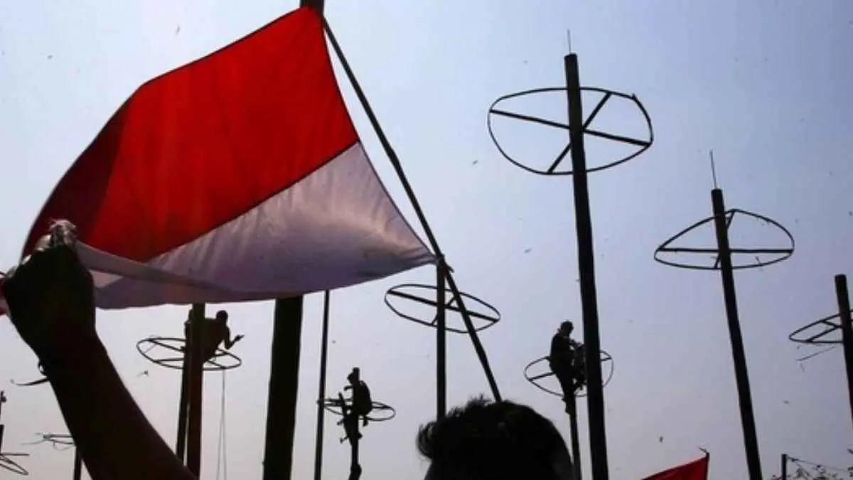 17 Agustus nggak harus selalu panjat pinang!. Gen Z punya banyak cara untuk merayakan kemerdekaan dengan gaya yang lebih kreatif. Mulai dari piknik merah putih, aksi sosial, thrift fashion show, movie night, berburu kuliner lokal, sampai digital detox dari notifikasi. (Ilustrasi)