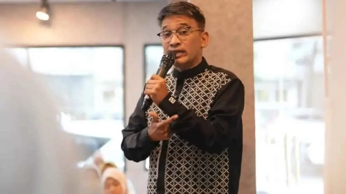 Nama Ruben Onsu kembali menjadi sorotan setelah polisi menetapkannya sebagai tersangka. Kasus ini bermula dari dugaan kerja sama investasi. Korban disebut telah menyerahkan modal setelah menerima tawaran kerja sama usaha, tetapi keuntungan dan pengembalian modal disebut tidak terealisasi sesuai kesepakatan. (Instagram Ruben Onsu)