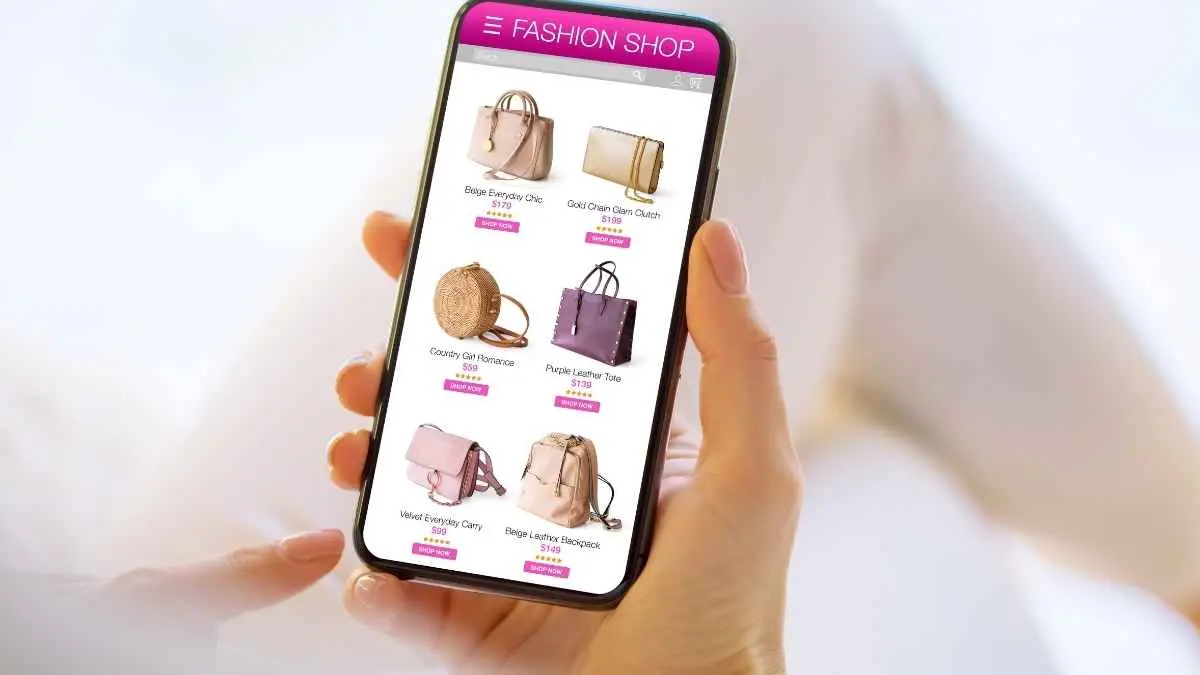 Sekarang beli barang cukup sekali klik. Tapi pernah sadar kalau kemudahan itu justru bisa membuat uang keluar tanpa terasa? Dari paylater, dompet digital, sampai investasi online, semuanya punya risiko yang perlu dipahami. (ilustrasi)