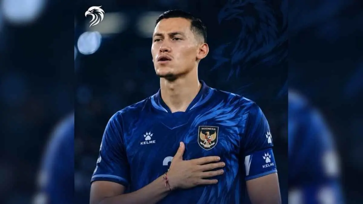 Jersey ketiga Timnas Indonesia mulai ramai diperbincangkan. Tema laut dan ombak hingga bocoran warna biru disebut bakal menghiasi seragam baru Garuda. (facebook.com/informasiduniaolahraga)