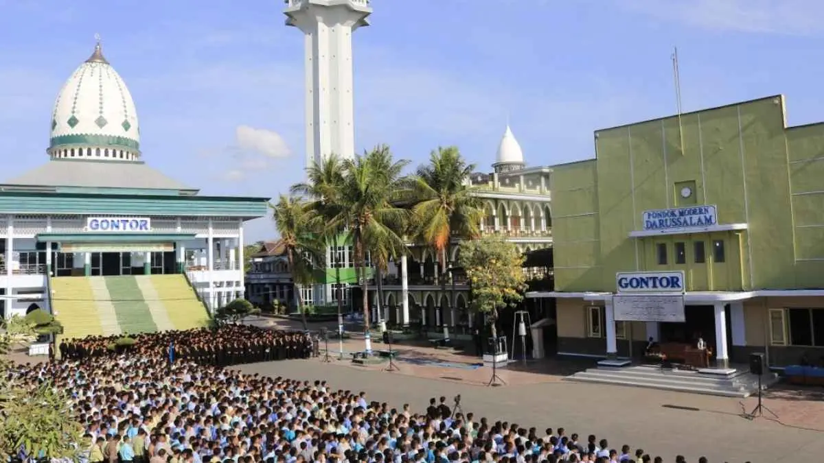 Dari pondok yang pernah mengalami masa surut, Gontor tumbuh menjadi salah satu lembaga pendidikan Islam yang dikenal luas. Pada 20 September 2026, Gontor genap berusia satu abad. (gontor.ac.id)