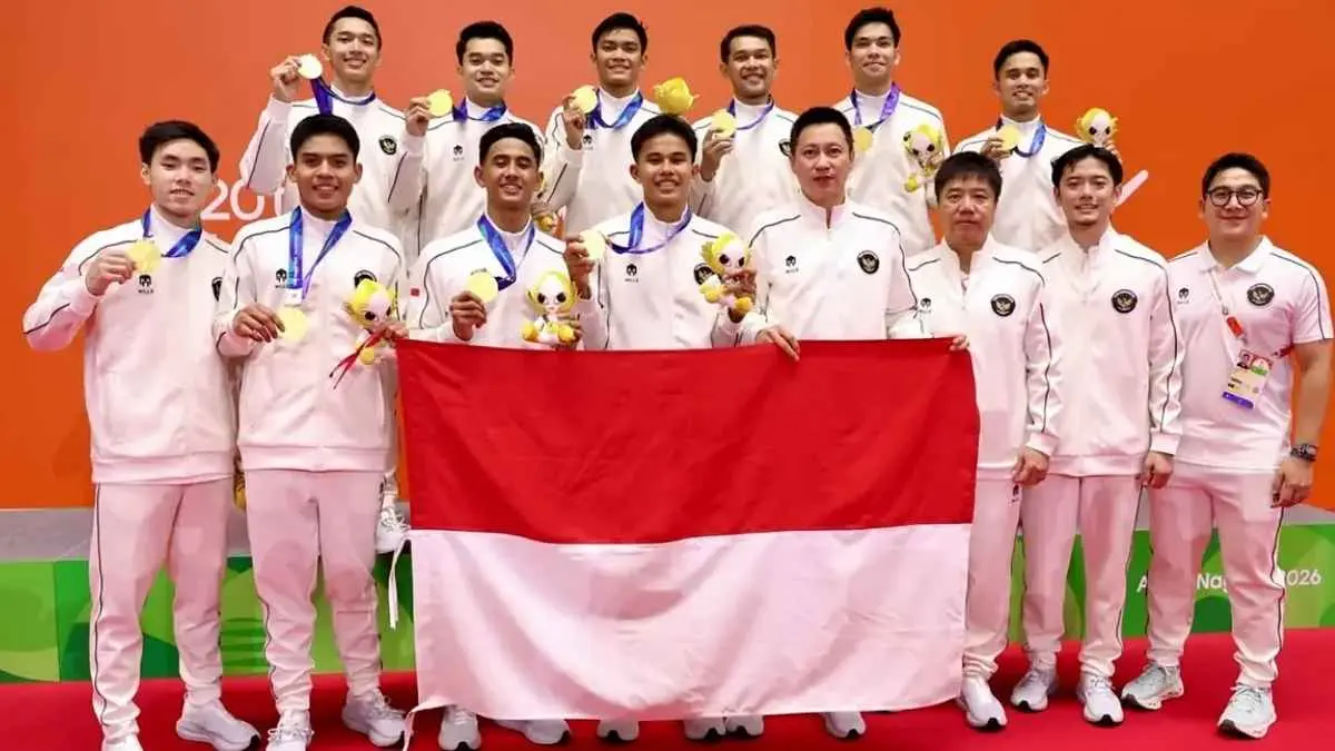 Dramatis! Indonesia sempat tertinggal 0-2 dari China, tetapi berhasil melakukan comeback hingga menang 3-2. Emas dari bulu tangkis beregu putra menjadi medali emas pertama Indonesia di Asian Games 2026. (instagram.com/foxpopmedia)