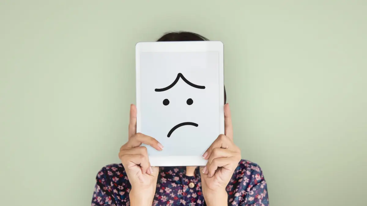 Kondisi alexithymia, yaitu kesulitan mengenali, memahami, dan mengekspresikan emosi. (magnific.com/ rawrpixel)